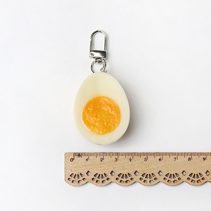 Portachiavi Creativo Cibo Simulato Uovo Sodo Ciondolo Delizioso Accessori Decorativi da Appendere allo Zaino Ciondolo Personalità Regali