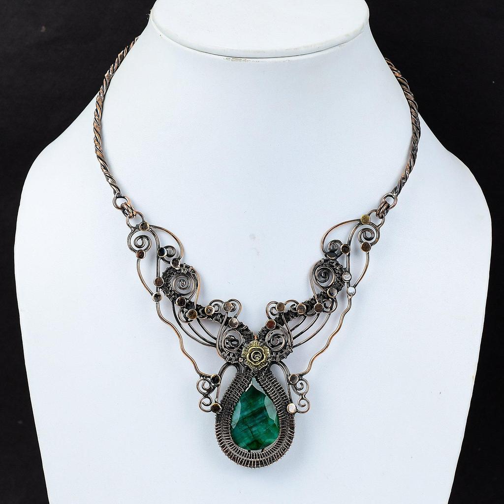 Collier d'émeraude zambienne à facettes Bijoux en pierres précieuses enveloppés de fil de cuivre Collier réglable Collier enroulé de fil de cuivre fait à la main Cadeau pour mère