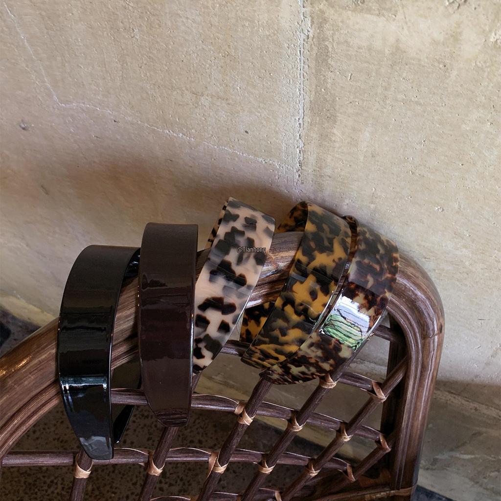 French Niche Wide-Brimmed Acetate Headband - Feminine, Light Luxury, Non-Slip with Teeth for Everyday Wear