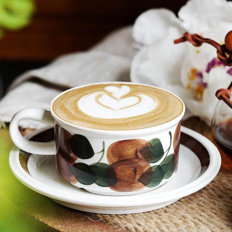 Vintage Ceramic Coffee Cup and Saucer Set Hand-painted Berries Afternoon Tea Coffee Cups Exquisite European Household Tea Set