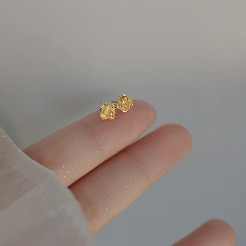 

Rose Stud Earrings for Women Hypoallergenic Summer Lightweight Minimalist Floral Ear Accessories