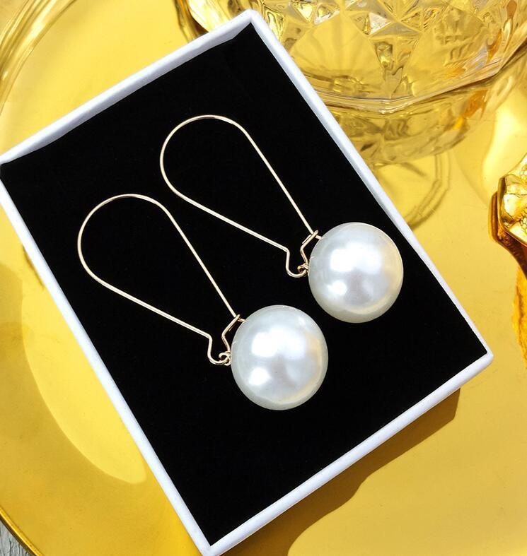 

Серьги-пусеты Ма Фаньшу на Весенний фестиваль: Простой корейский стиль Дондэмун с французской ретро-элегантностью.