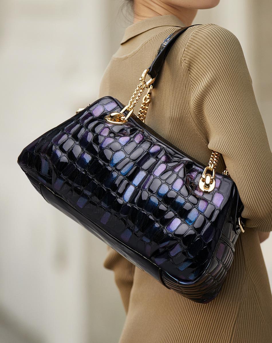 

Color-Changing Blue Glossy Leather Handbag - Large Capacity, Fashionable Women s Shoulder Bag for Autumn/Winter 2025 Best Seller. 37x13x19 cm