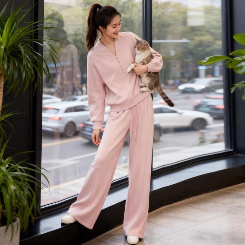 

Women s European-Style Gray Casual Sports Suit, Autumn/Winter V-Neck Sweatshirt & Sweatpants Two-Piece Trendy Set. Large