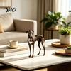 Kancelářské Doplňky pro Domácí Kancelář, Vintage Figurka Psíka Whippet Greyhound s Visícím Srdíčkem, Elegantní Jedinečné Psí Umělecké Kousky, Pryskyřičná Zvířecí Soška,