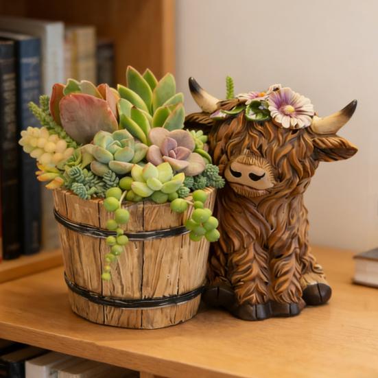 Highland Cow Planter Cute Resin Cow Flower Pot Small Decorative Plant Pot Succulents Planter for Indoor Outdoor Decor