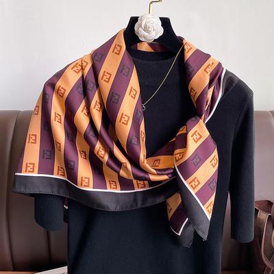 Accessoires – Schals & Tücher