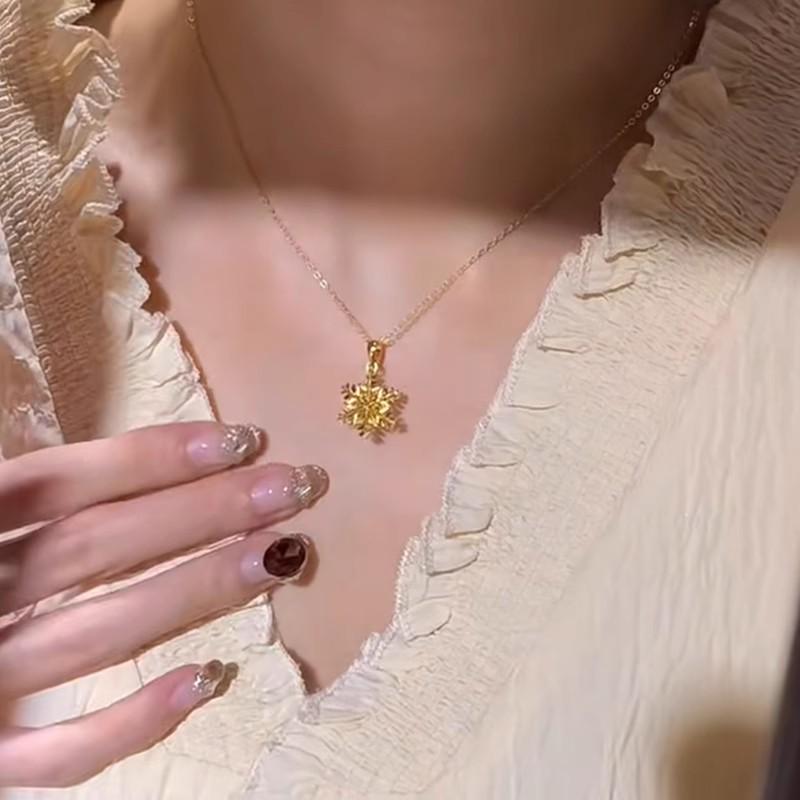 Four-Leaf Clover Zircon Necklace - New 2025 Light Luxury Titanium Steel, Non-Fading Clavicle Chain.