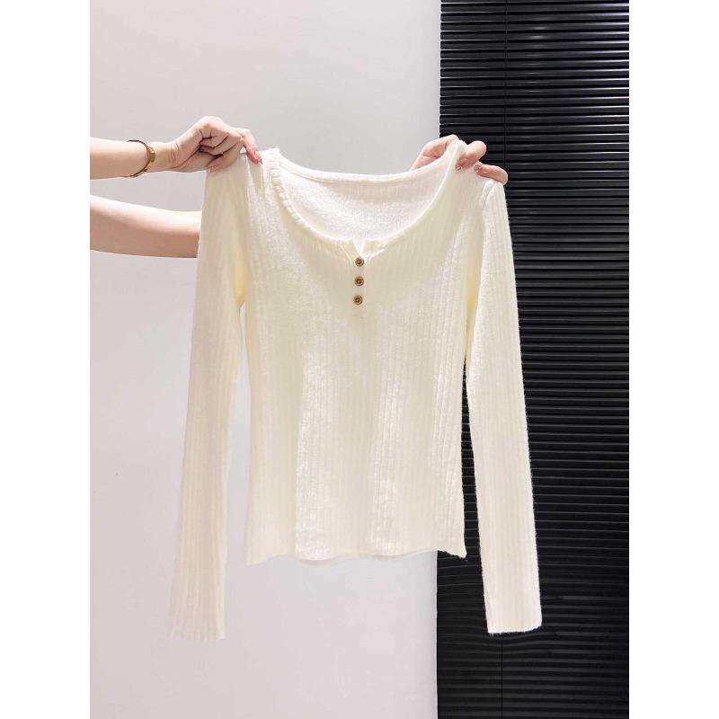 Skinny bottom top with exposed collarbone Women's autumn semi-open neck button pit strip short long-sleeved knitted sweater