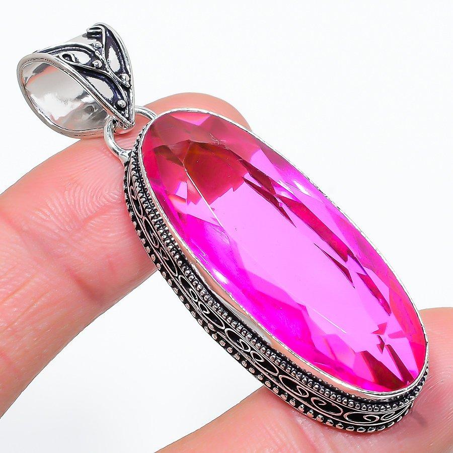 

Винтажный этнический ювелирный кулон ручной работы с розовым рубиллитом и драгоценным камнем 2,40 дюйма VR-1926