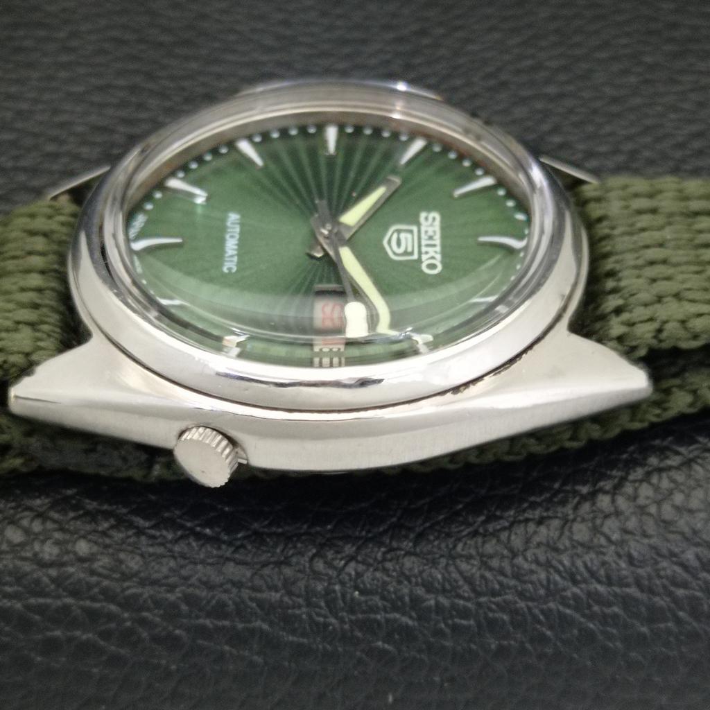 AUTOMATIC 7009A VINTAGE SEIKO 5 JAPAN MENS GREEN COLOR DIAL WATCH A701521-5 R206b-a701521