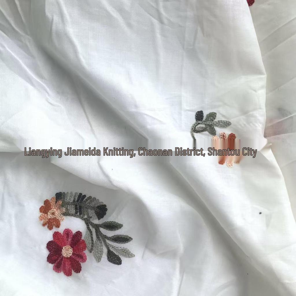 Damenbekleidung & Kinderhandtaschen: Helles Aprikot TC-Baumwolle mit bestickten kleinen Blumen