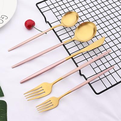 5 Styck/Set Rosa Guld Servis Rostfritt Stål Matt Bestick Bestick Set Bestick Kniv Dessertgaffel Sked Kökstillbehör för hemmet