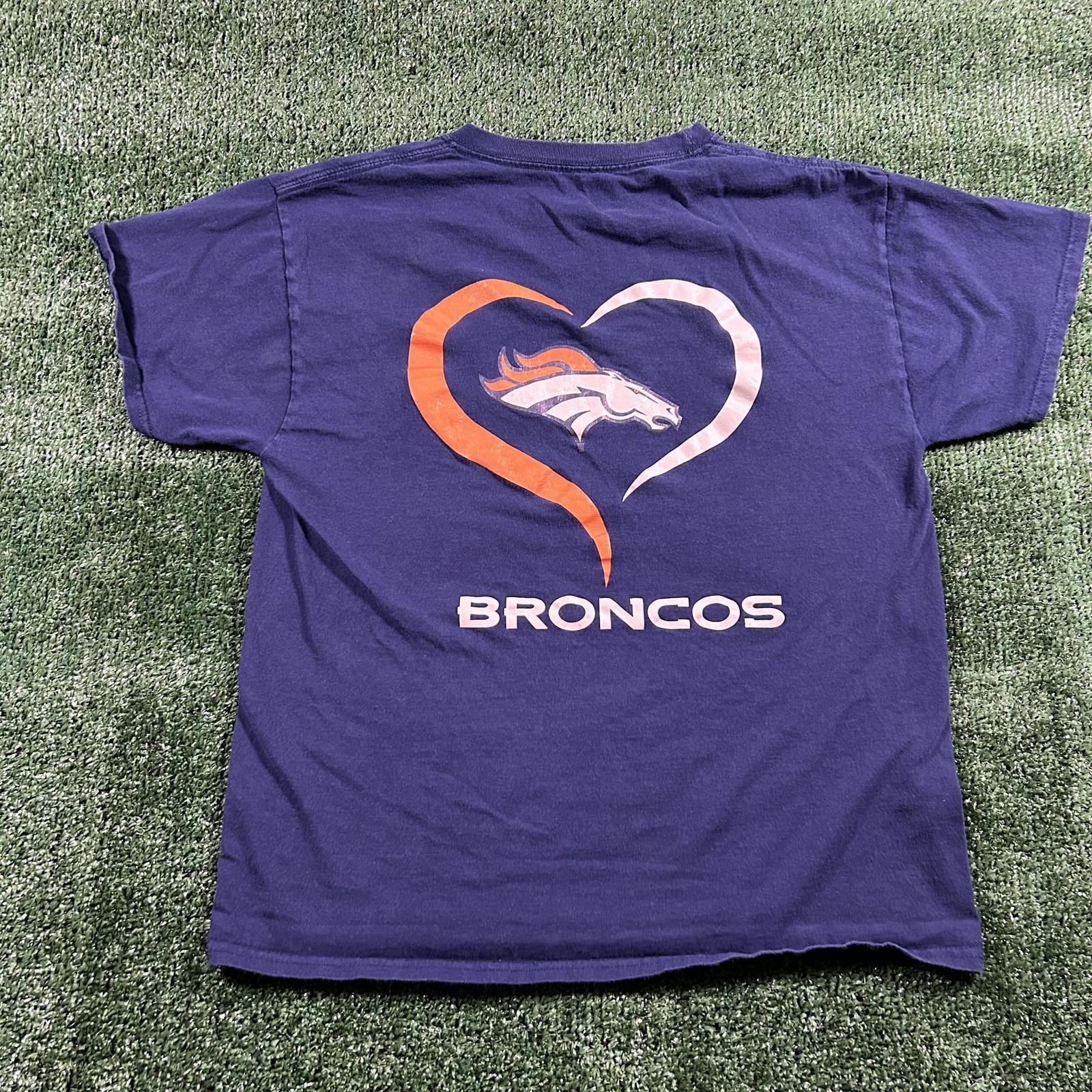 Women’s Denver Broncos Graphic T-Shirt size medium M