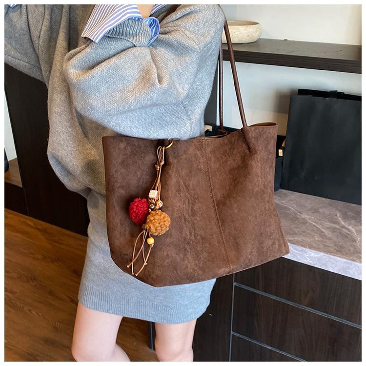New Suede Commuter Large Capacity Tote Bag 2025 Women's Casual Simple Versatile Ins Shoulder Bag
