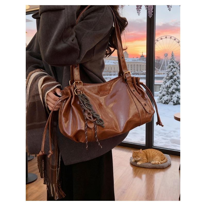 

Tote Bag - Stylish Commuting Bag for Women, Retro and High-quality Women s Bag With pendant коричневый