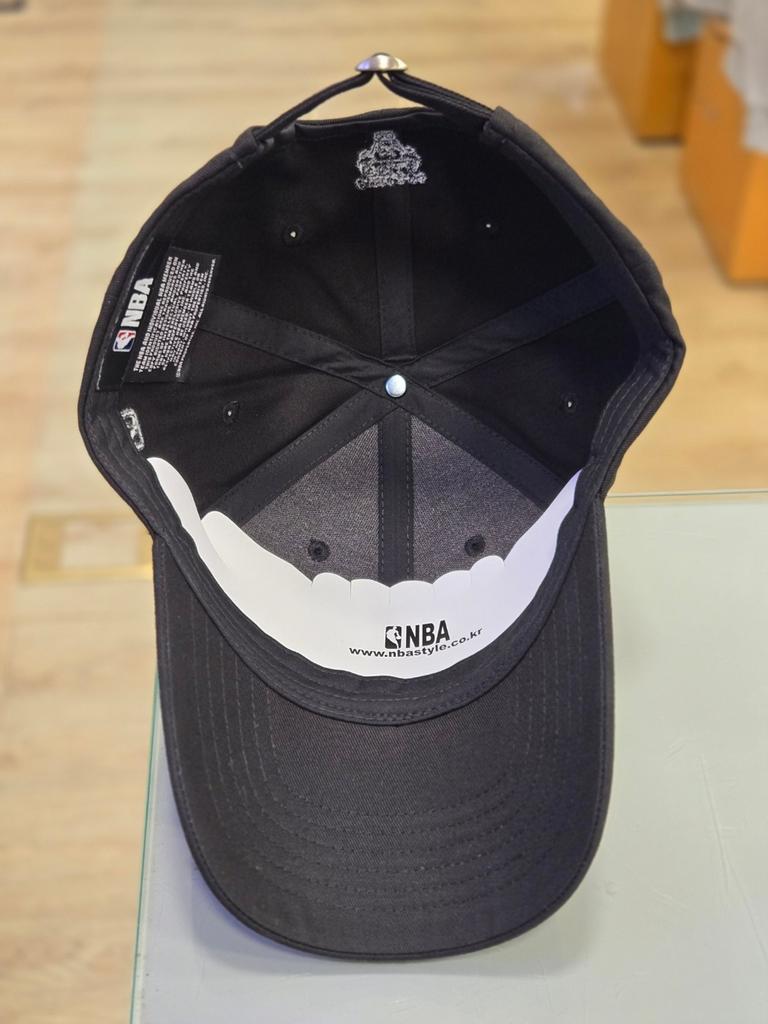 NBA Unisex Chicago Bulls Team Arched Embroidered Hardball Cap N255AP450P (19)