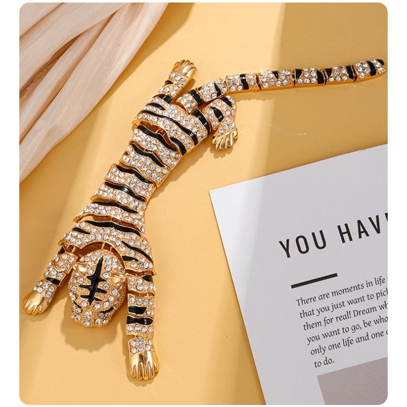 European and American Exaggerated Heavy Industry Animal Tiger Brooch, Large Size, Alloy Diamond Inlaid, Tiger Chest Flower Brooch