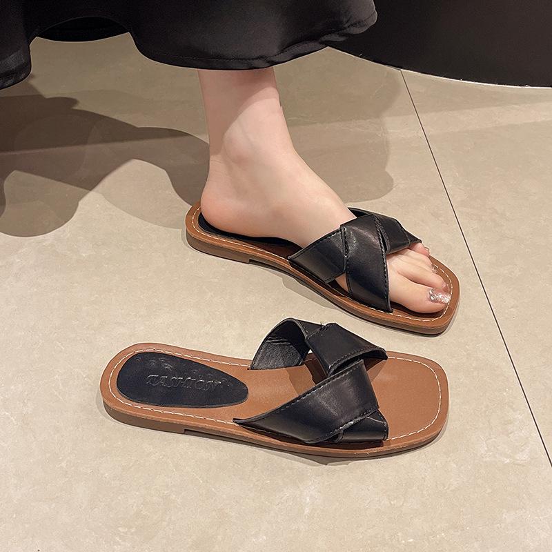 Vintage kwadratowa głowa literacki krzyż z odkrytymi kapciami na płaskiej podeszwie damskie letnie ubranie wróżka wakacje nad morzem plaża fajne kapcie