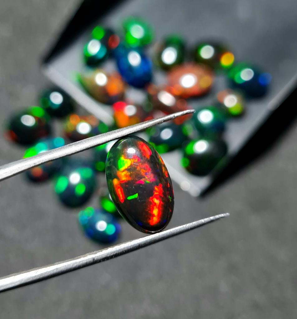 Natürlicher äthiopischer Schwarzer Opal Cabochon Großhandelslot, Mix Form, Multi Flashy Opal Cabochon Lot, Opal Edelstein, Opal Verlobungsring