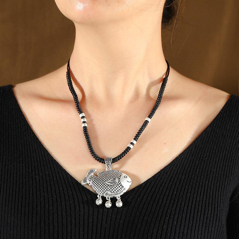 Retro imitation Thai silver short necklace femininity versatile collarbone chain flower fish handwoven jewelry