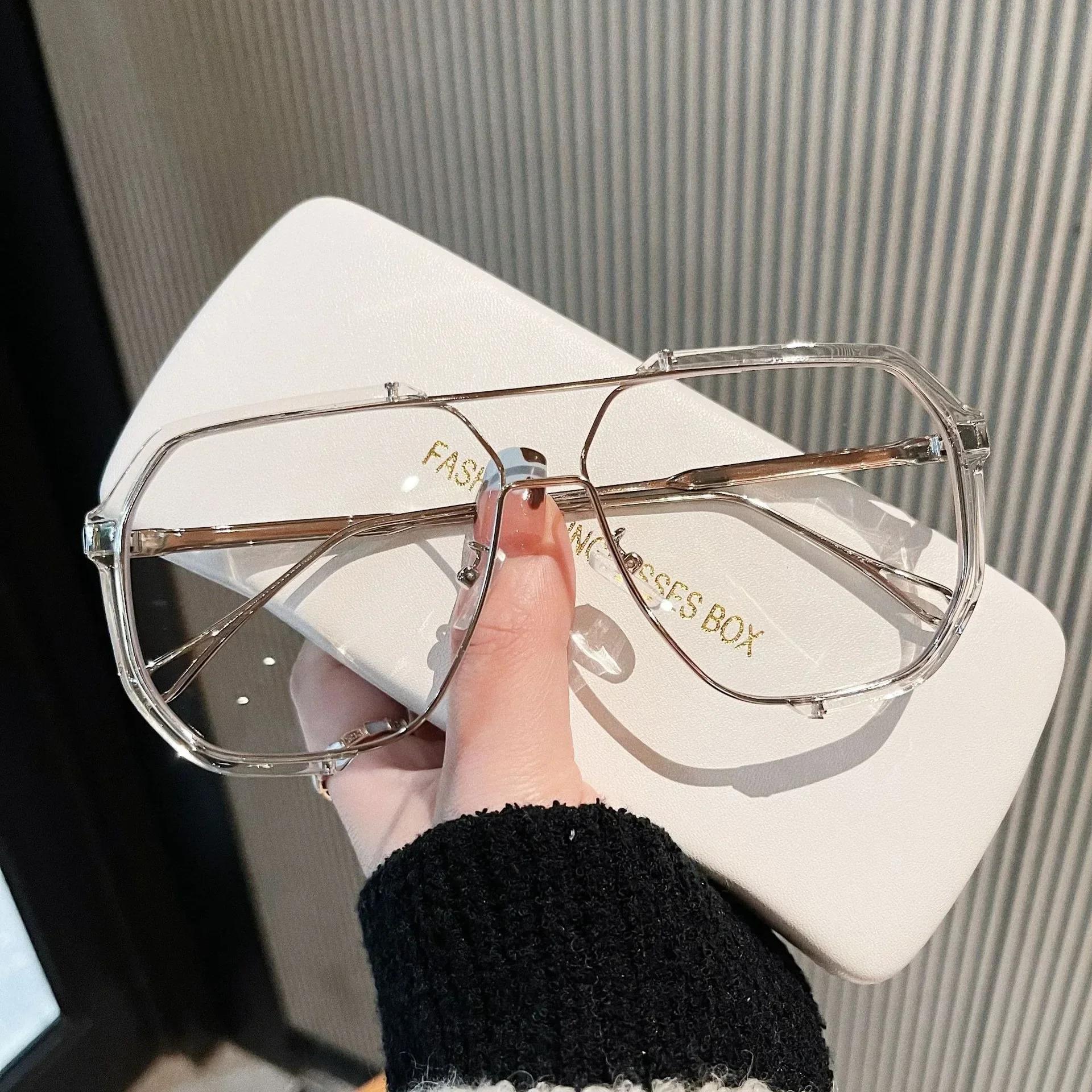 

Classic Oversized Sun Glasses Glasses Ladies Latest Unique Trendy Sunglasses for Men UV400 Punk Eyeglasses Trending Female Eyewear UV400