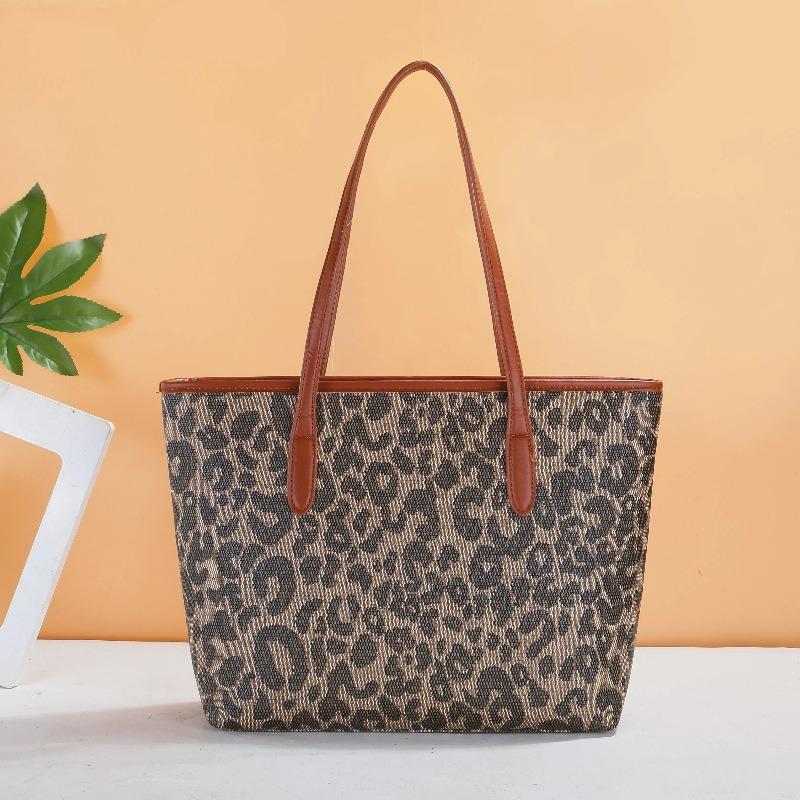 

Leopard print shoulder bag new versatile large-capacity commuter bag fashion contrasting color casual tote bag women темно-коричневого