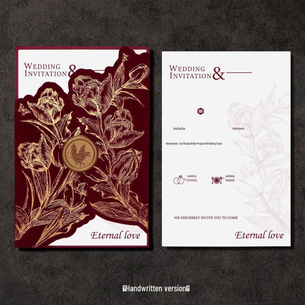 Hochzeitseinladung aus bordeauxrotem Samt mit Wachssiegel – Luxuriös und französisch inspiriert