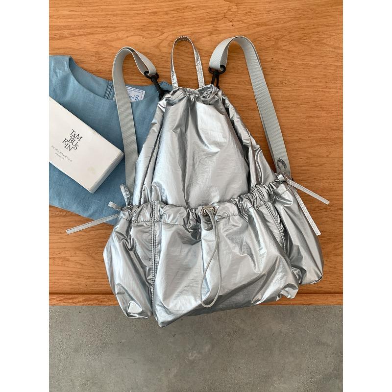 Versatile Backpack Large Capacity Pleated Commuter Schoolbag Female High School Simple Casual Nylon Drawstring Backpack