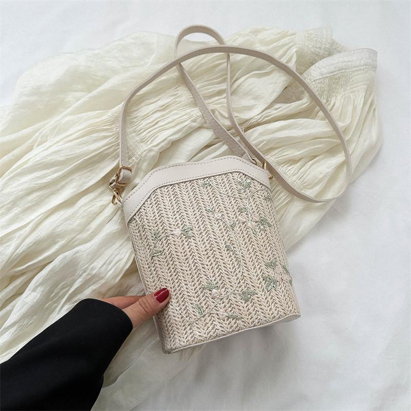 Trendy Woven Shoulder Bag For Women 2023 Fashionable Small Square Crossbody OffWhite