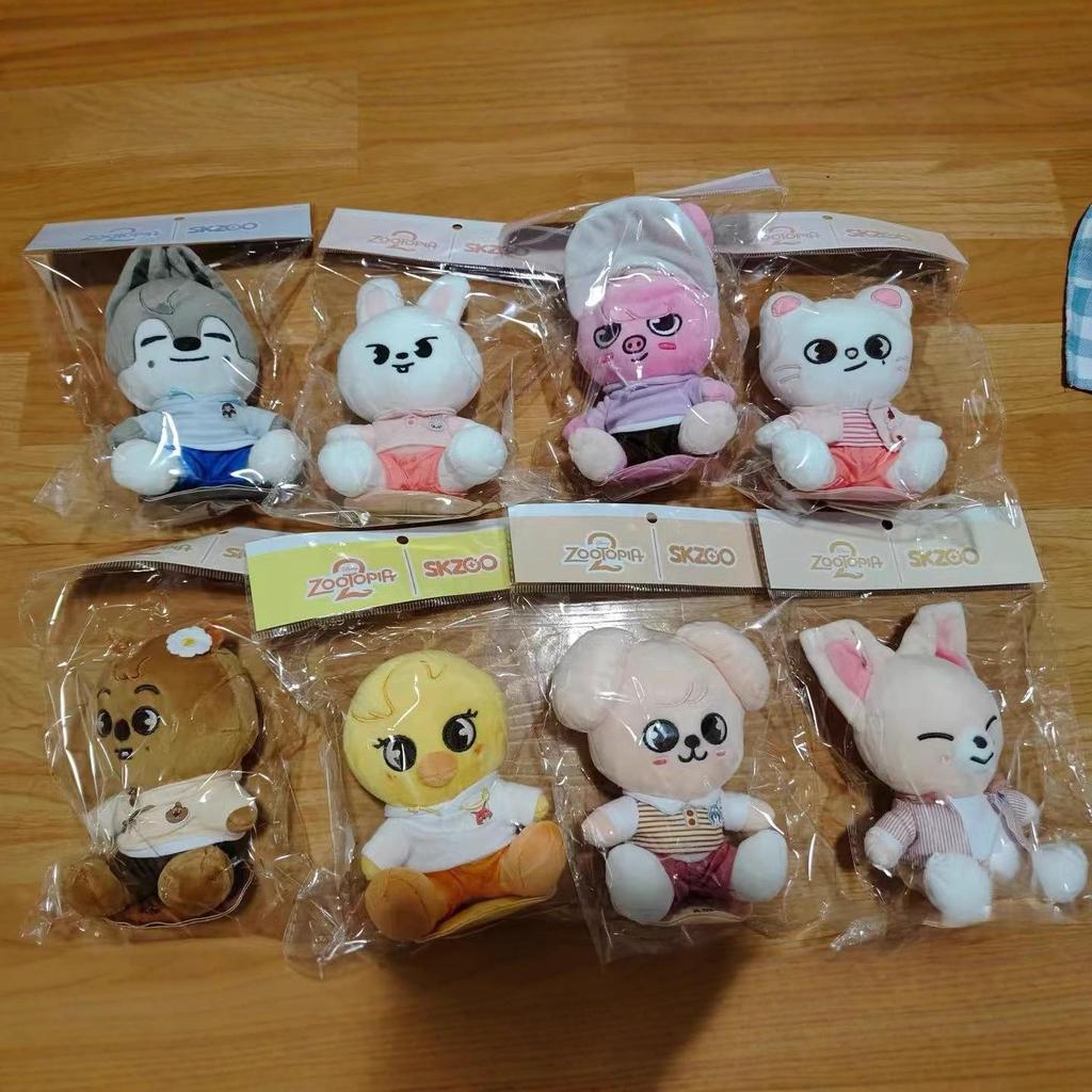 Stray Kids Skzoo x Zootopia Bang Chan & Lee Felix Outfits im neuen Stil