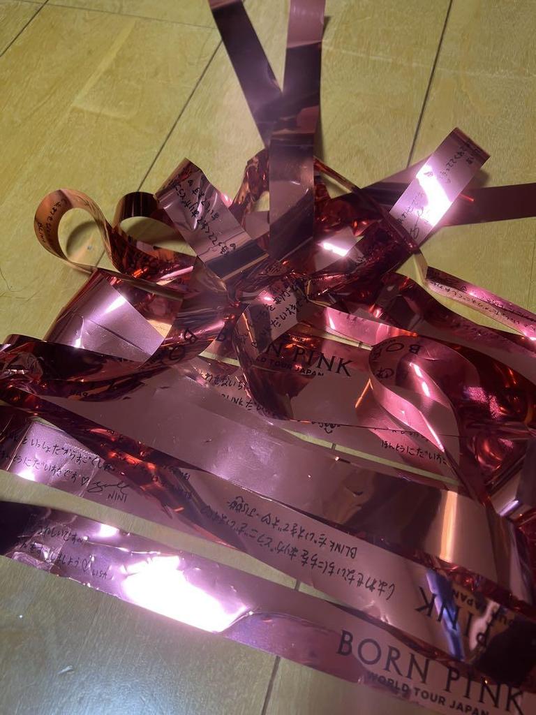 [USED] BLACK PINK born pink live tape signed silver tape, gold tape