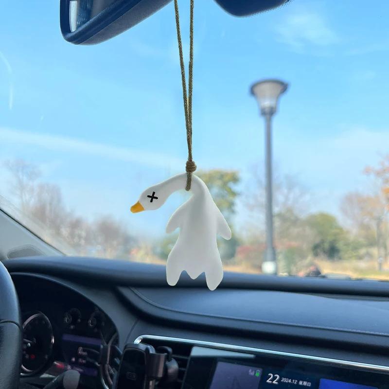 1-5pcs UV Color Changing Duck Car Accessory Pochromic Keychain Hanging Ornament Creative Party Favors Gifts for Cars Decor