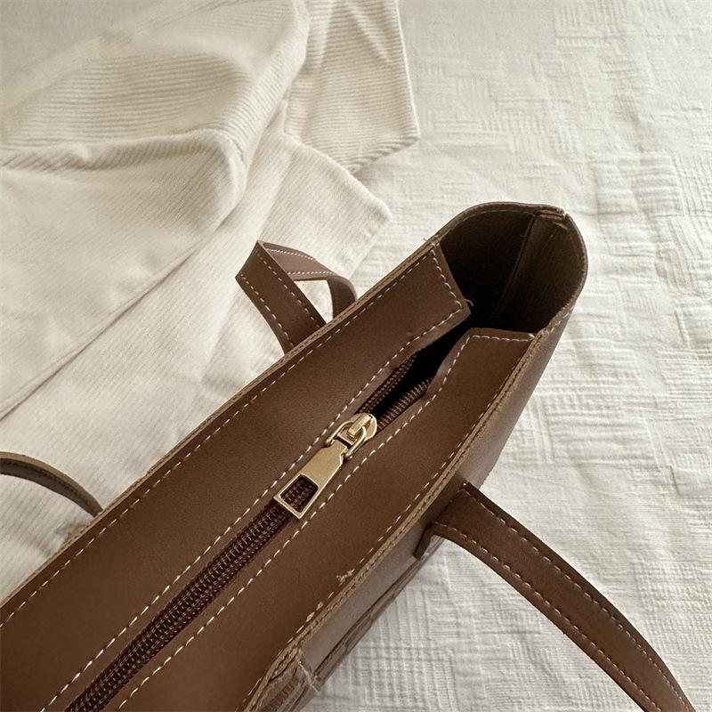 Spring High-end Underarm Bag Is Popular This Year 2025 New Commuter and Leisure Large-capacity Shoulder Bag Tote Women's Bag