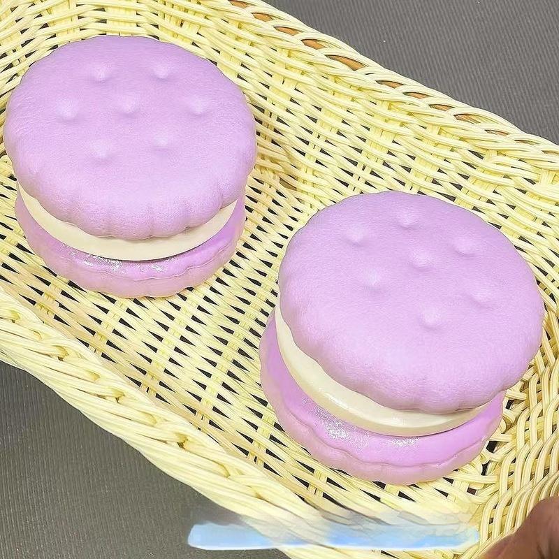 Simulated Biscuit Slow Rebound Squeezing Toy Soothing Relaxing Stress Relieving Toy School Office Ventilating Toy Party Gift