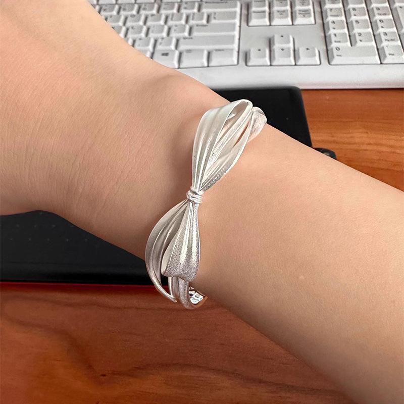 

Simple texture silk like bowknot bracelets for women high-quality light luxury fashion bracelet wedding silver jewelry gift серебряный