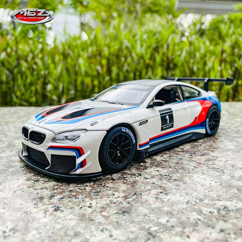 CCA MSZ 1: 24 BMW M6 GT3 Alloy Car Die-casting Model Dynamic Sound and Light Toy Series Collection Gift