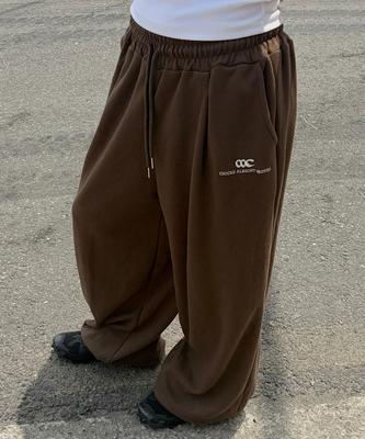 CHICKS All-Light Embroidered One-Pleat Wide Sweatpants Brown