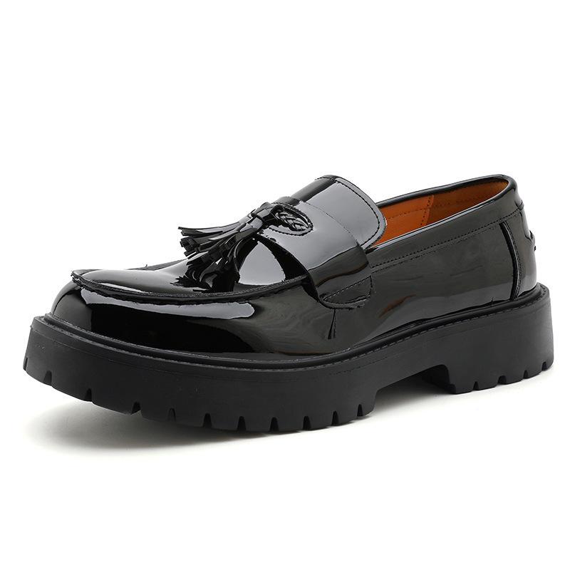 Mocassini da uomo in vernice bianca stile britannico con nappine, Suola spessa, Aumento dell'altezza, Scarpe casual, Taglia grande