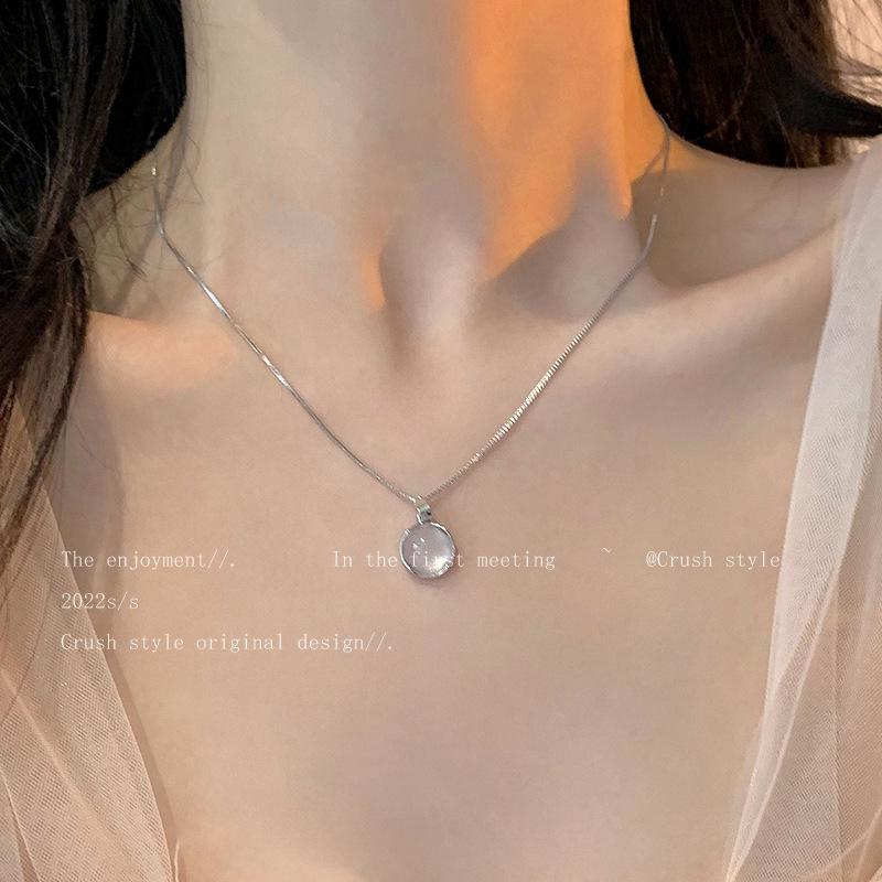 Trendy Light Luxury Pearl Heart Necklace: Versatile Beaded Clavicle Chain for Women's Style