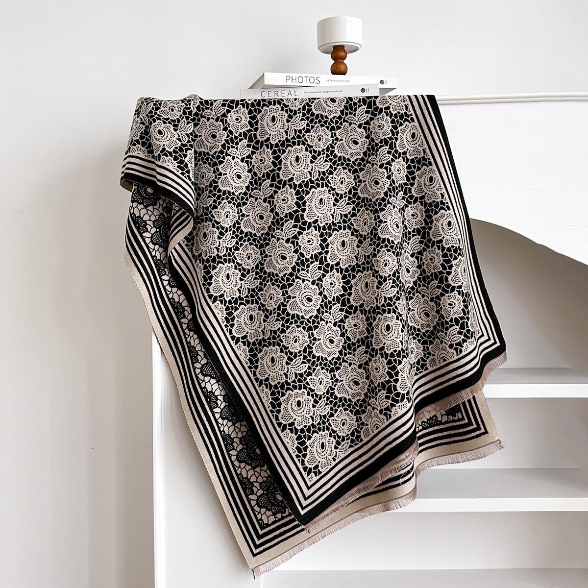 

Ретро Цветочный Имитация Кашемира Приятный К Коже Шарф Осень И Зима Утолщенный Теплый Женский Шарф Дорожная Шаль 185*65cm чёрный