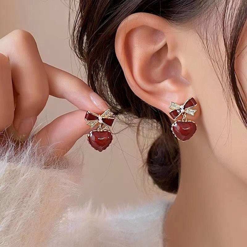 

Fashion ladies earrings красный
