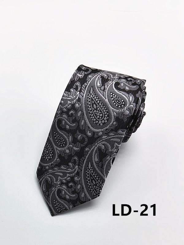 Handmade Paisley Tie for Trendy Gentlemen