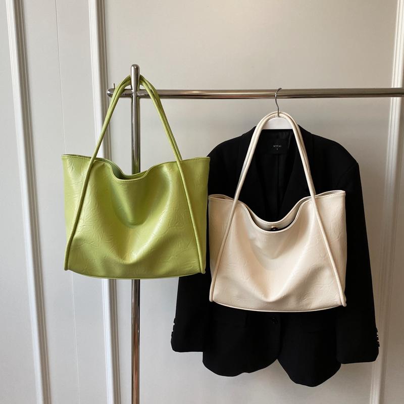Large-capacity Bag Women's Autumn New Textured Literary Shoulder Bag Popular Class Commuter Tote Bag