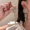 Französische Leichte Luxus Fransen Promi Retro Stil Steckerohrringe Funkelndes Kristall Blütenblatt Design Exquisiter Vielseitiger Ohrschmuck