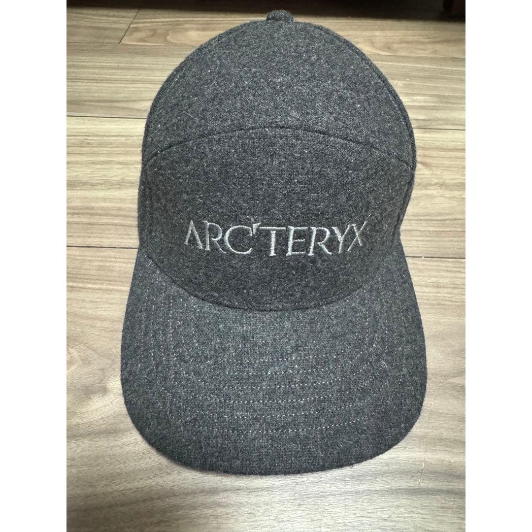 Used ARC TERYX 7 Panel Wool Ball Cap