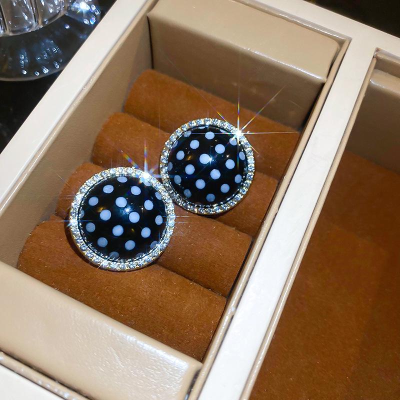 Retro Polka Dot Geometric Circle Earrings - Fashionable, High-End, European & American Style for Women