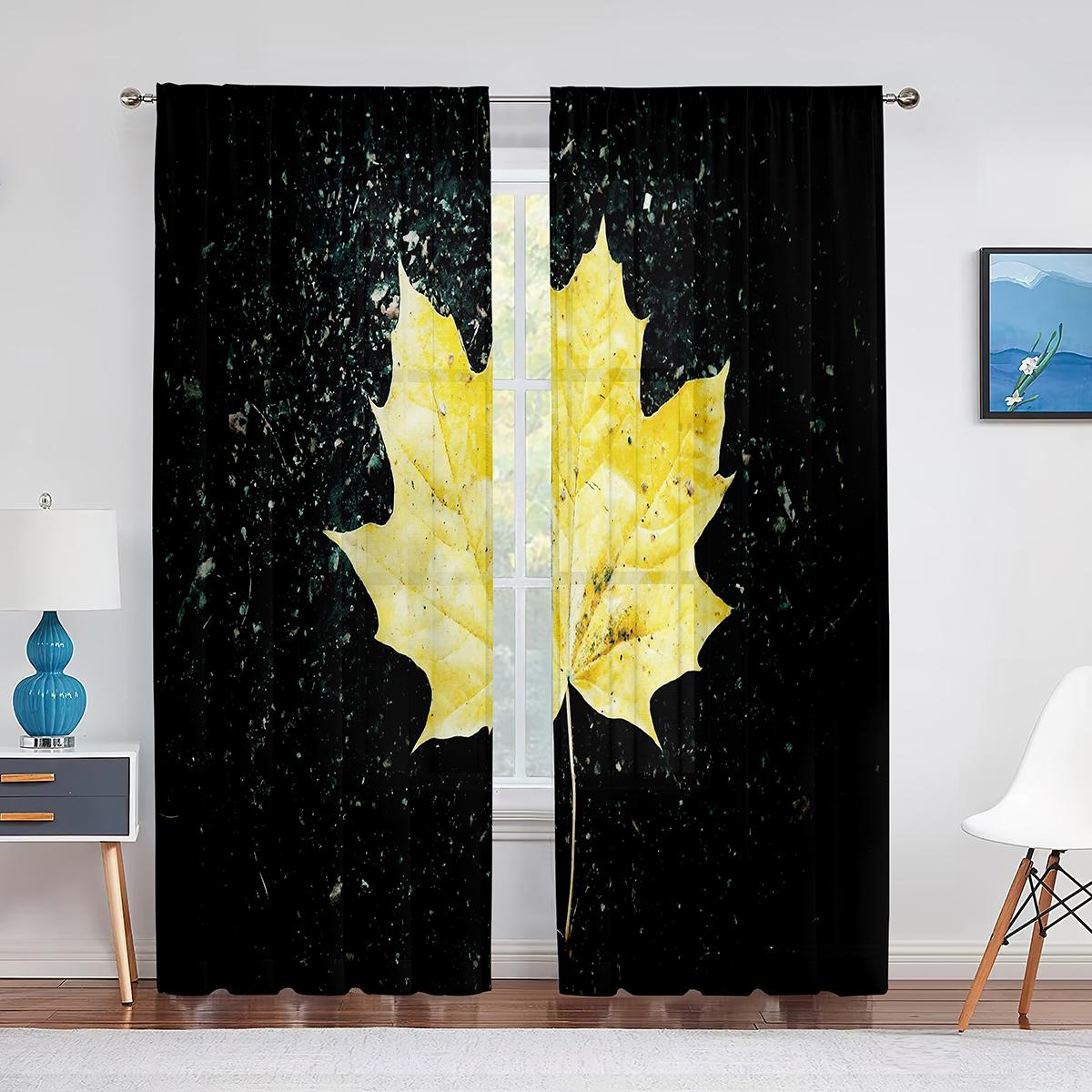 Осенние кленовые листья на деревянной доске — фото 11