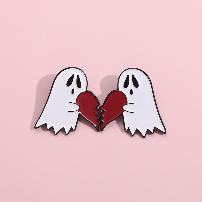 Creative Cartoon Heart Shaped Ghost Design Metal Brooch Pin For Halloween 2023 Collection