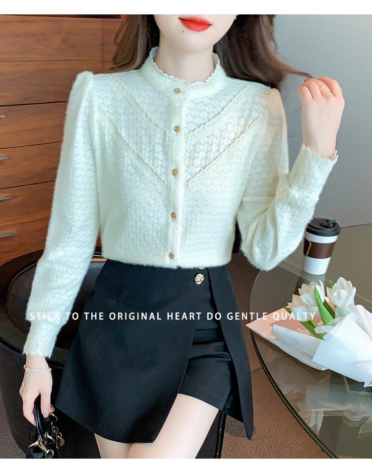 Damska koszula w stylu retro koreańskim, z polarową podszewką, bufiastymi rękawami i koronkowym wykończeniem na jesień/zimę 2025